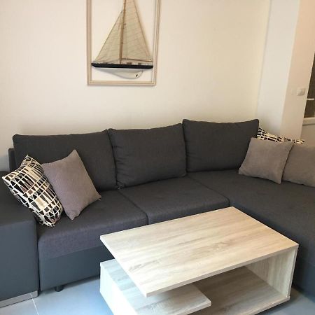 Apartment To Rent Pula Exteriör bild